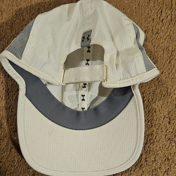 Under Armour Performance Cap - Picture 3 of 5